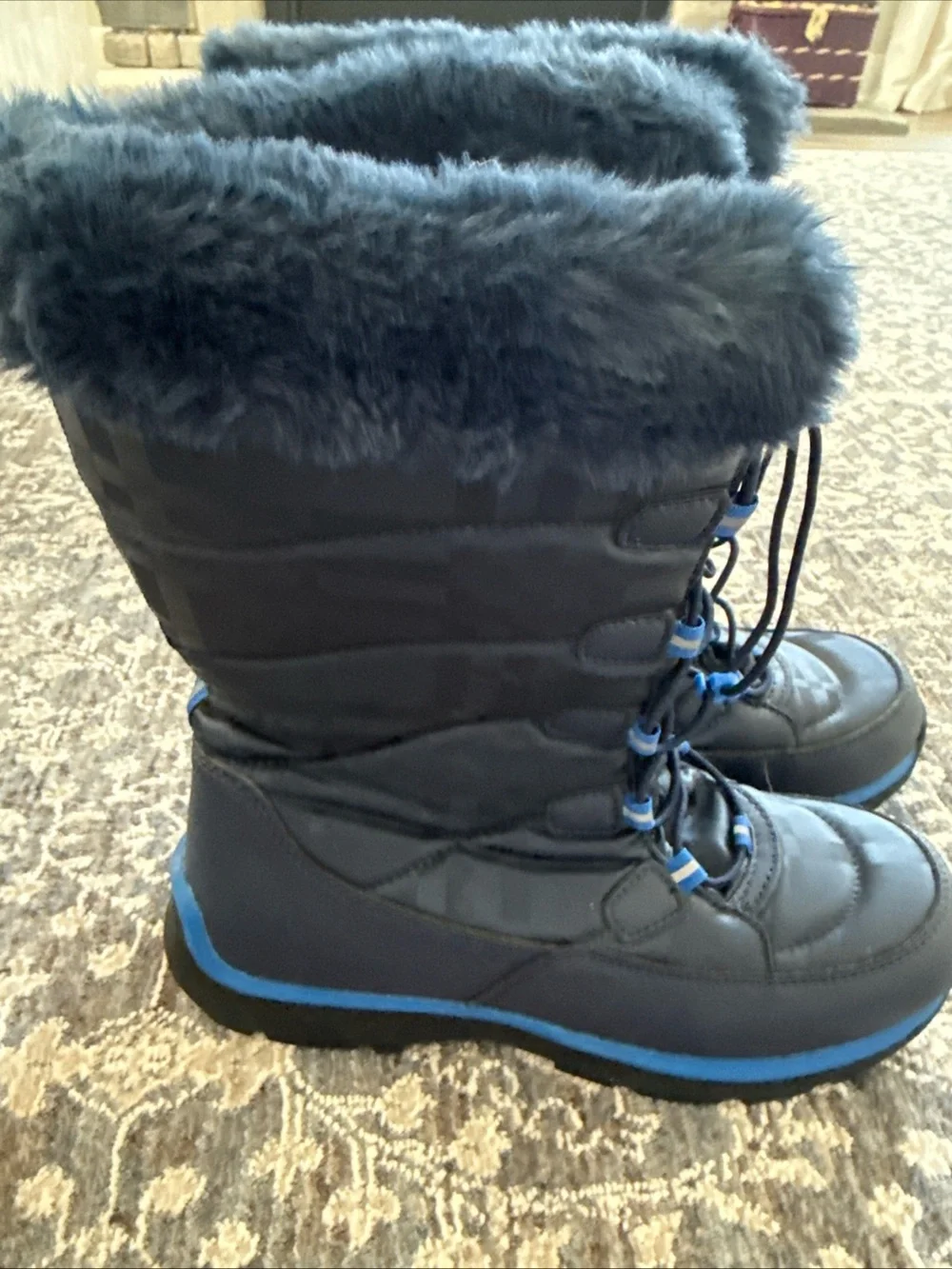 Youth Girls Lands’ End Navy Winter Snow Boots with Faux Fur Trim